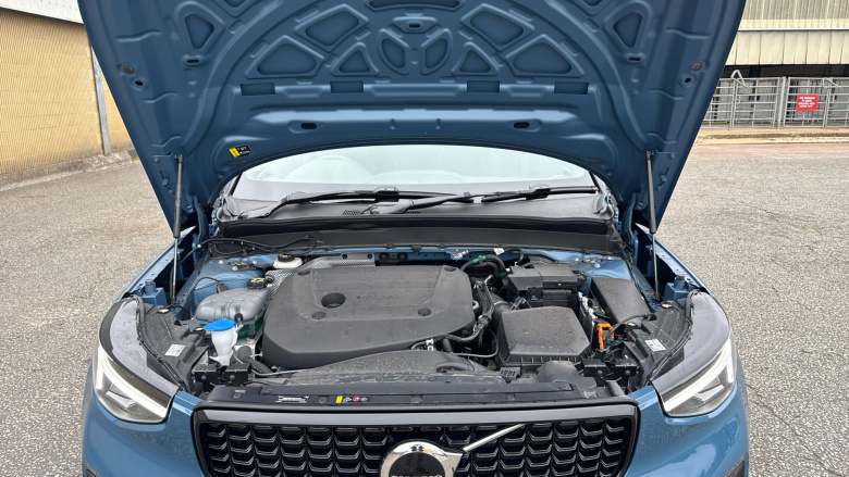 Volvo XC40 2.0 B3P Plus Dark 5dr Auto Petrol Estate